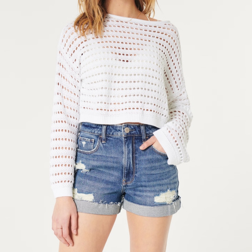 Hollister Ultra High-Rise Mom Short 3” Size 30